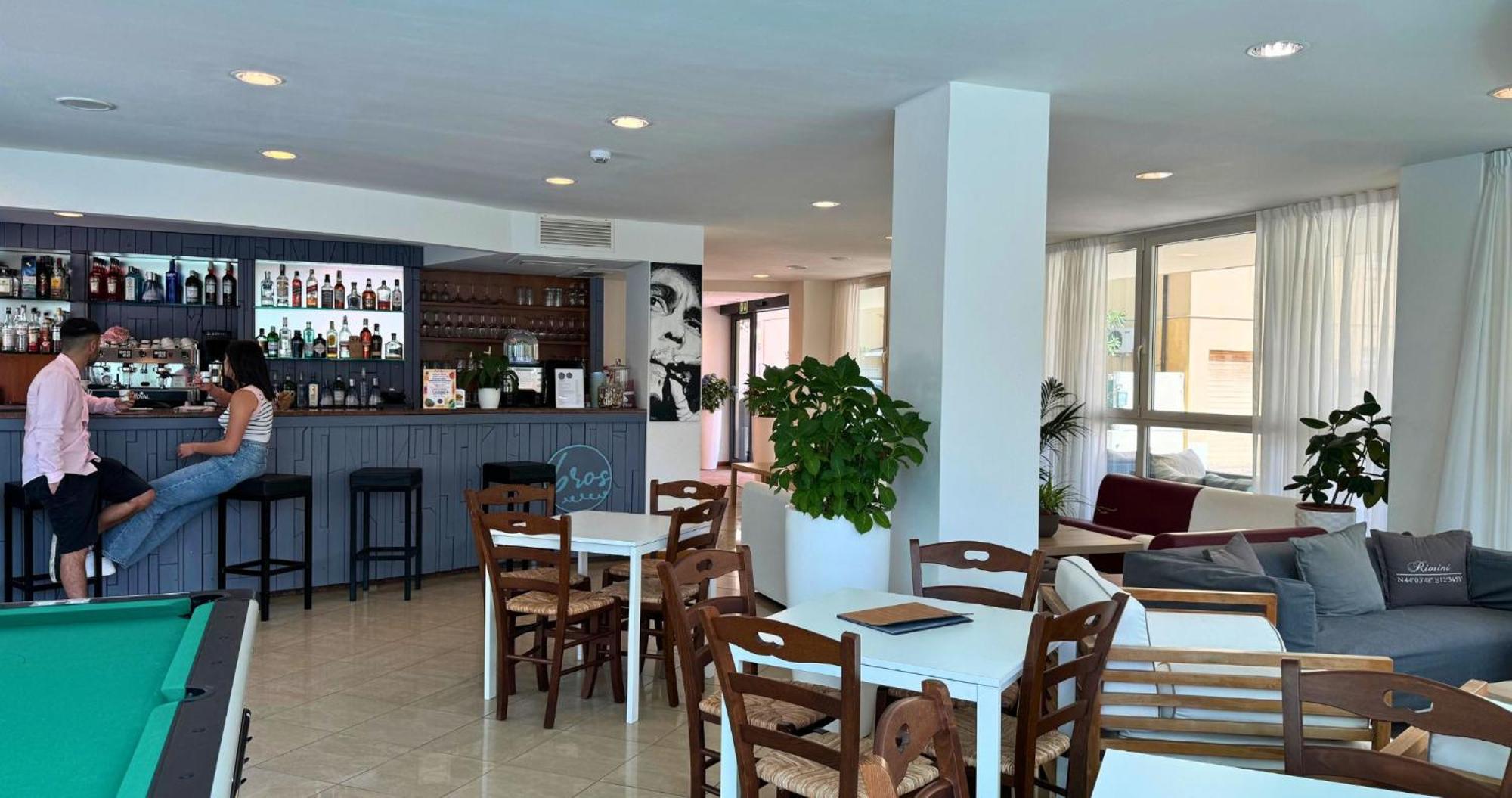 Hotel Apogeo - Breakfast Experience リミニ エクステリア 写真